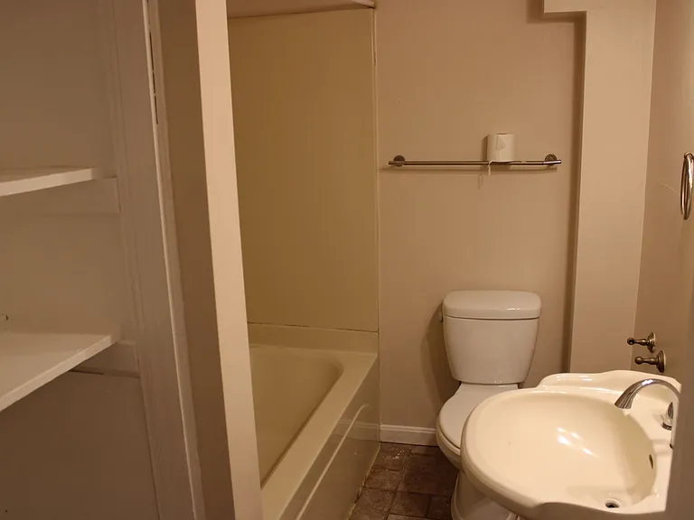 103 W 6th Ave #2 — Photo 13