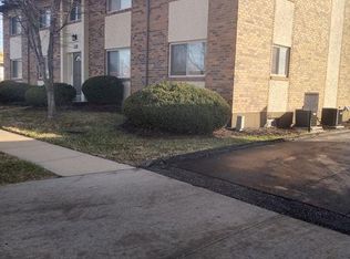 21 Pretoria Dr #B, Ballwin, MO 63021