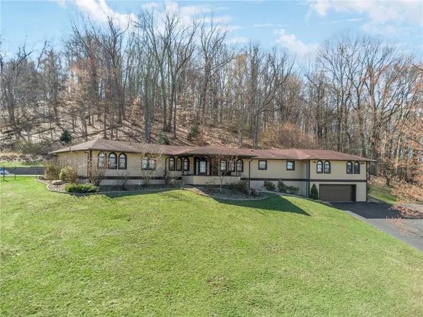 116 Maple Dr, Greensburg, PA 15601