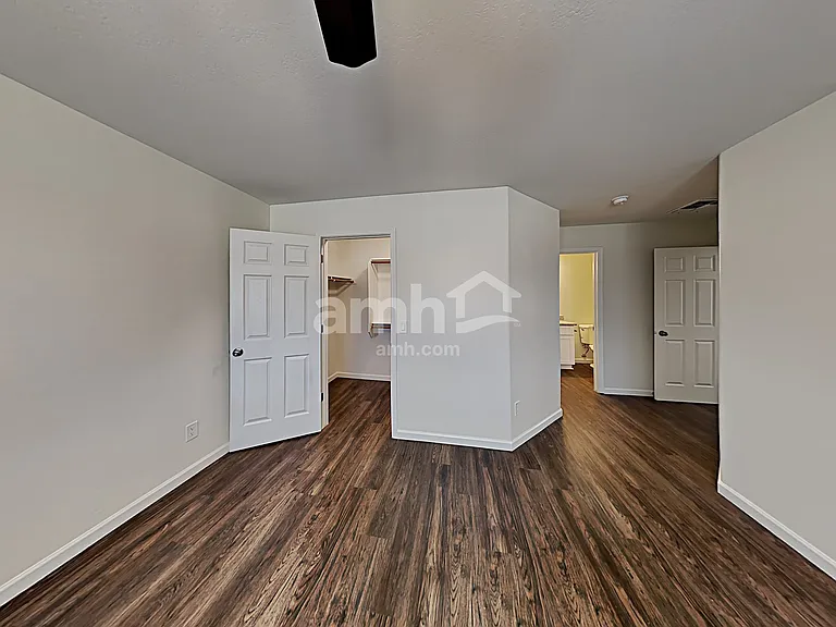 15848 W Jefferson St — Photo 11