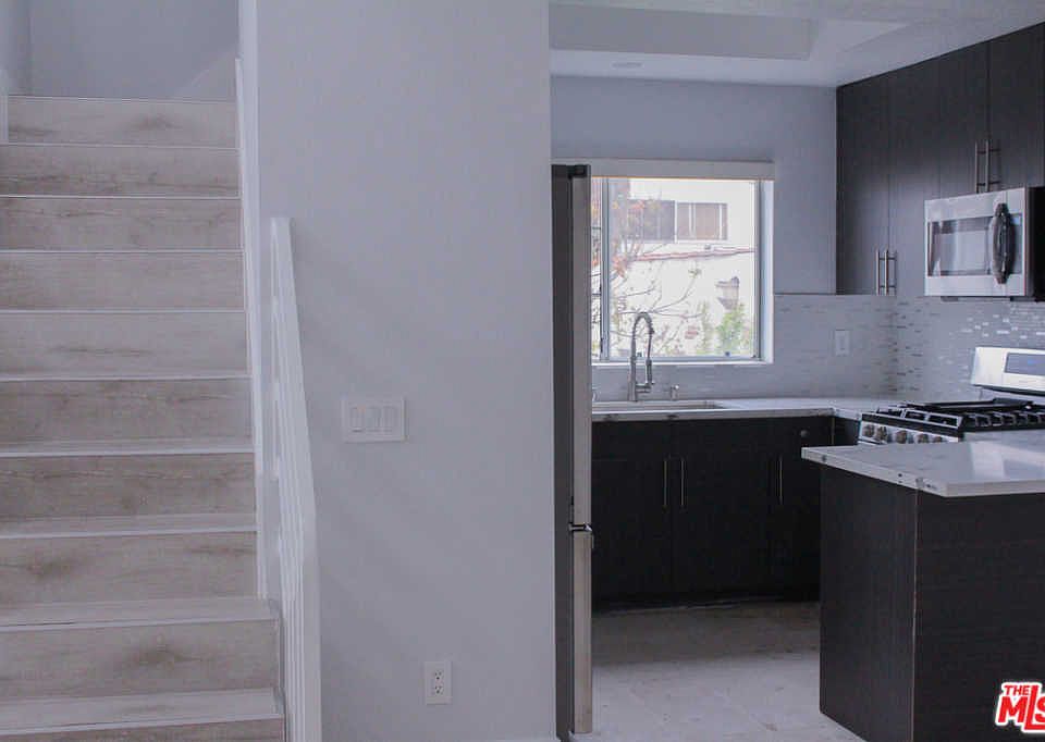 1st image of 1030 S Shenandoah St #8