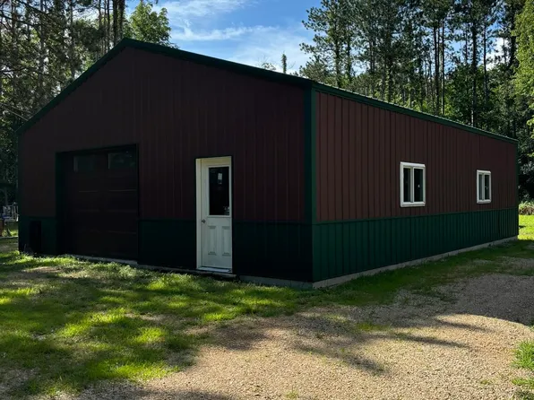 305 W River Rd, Muscoda, WI 53573