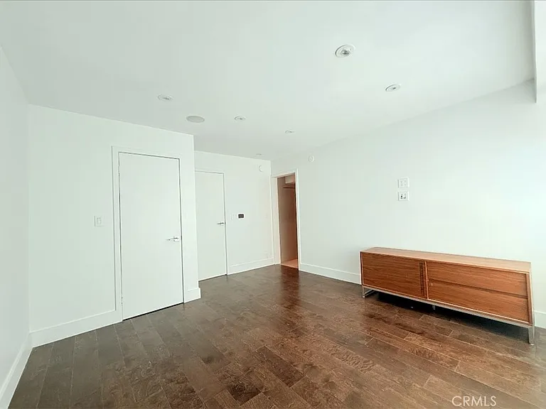 1801 Roscomare Rd — Photo 26