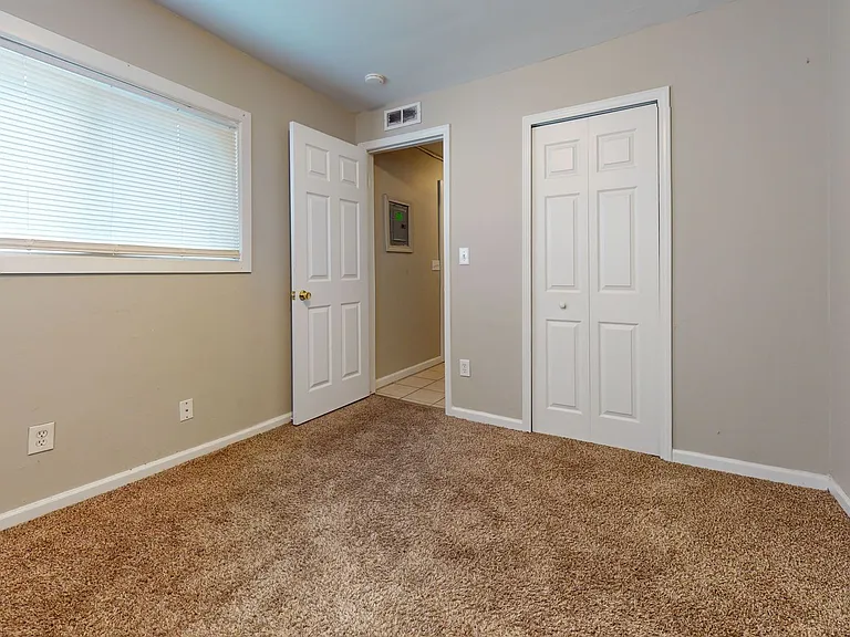 11076 Hudson Ave — Photo 10