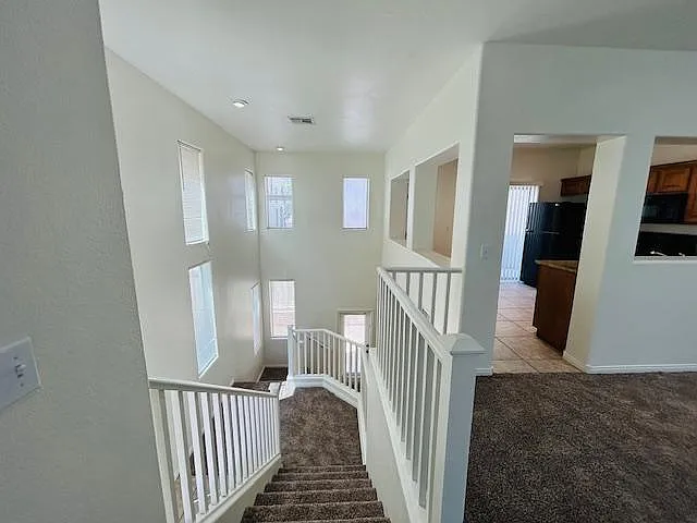 3 bed, 1693 sqft, $2,050 — Photo 3