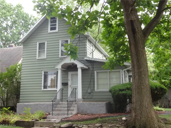 925 Davis St, Akron, OH 44310