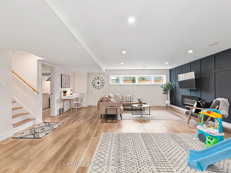160 Sycamore St — Photo 36