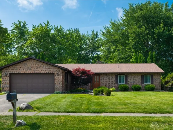 4425 E Entrada Dr, Dayton, OH 45431
