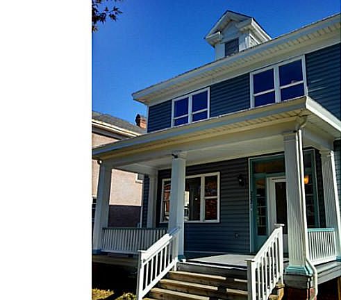 c 1924 American Four Square, 1988 sq ft of custom living in the CIty!