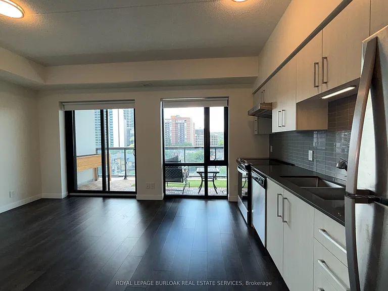 15 Queen St S #701 — Photo 4
