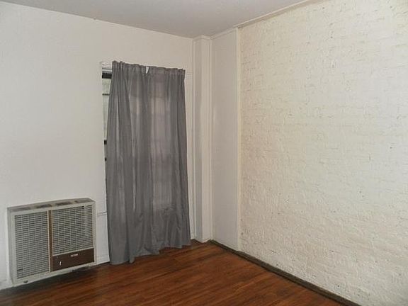 4th image of 3427 N Elaine Pl #1