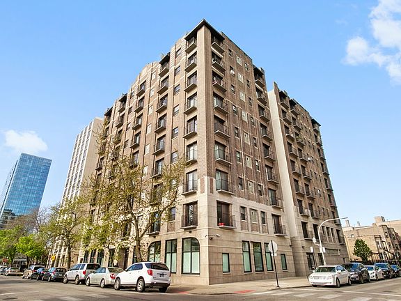 4th image of 4520 N Clarendon Ave #301