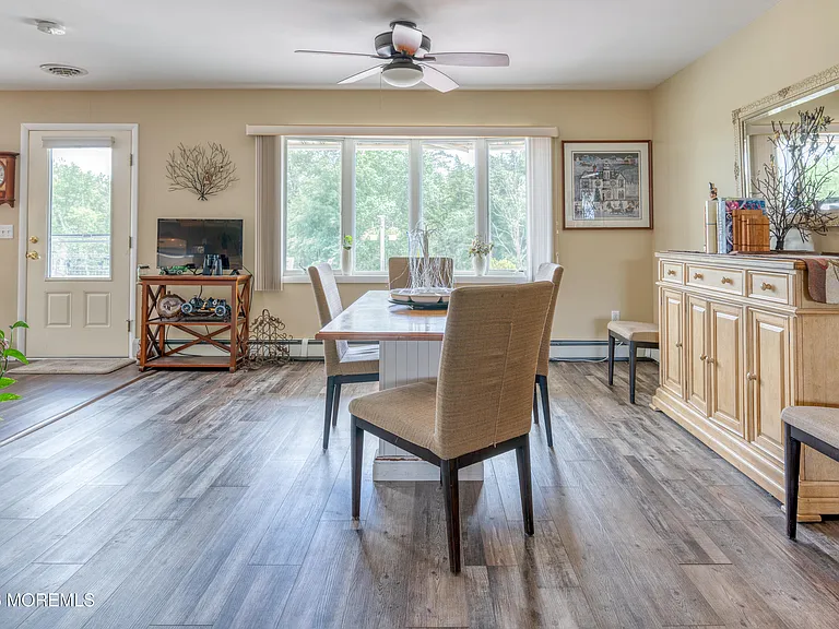 251 Westbrook Dr — Photo 14