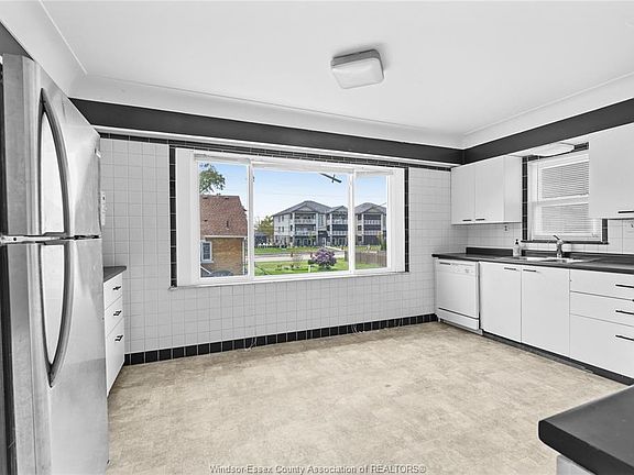 5th image of 224 Lesperance Rd