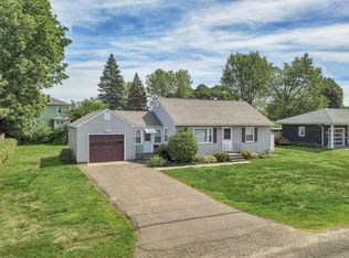 28 Dillon St, Chicopee, MA 01013