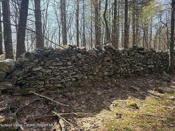 5th image of 95 (75) W Saugerties Road