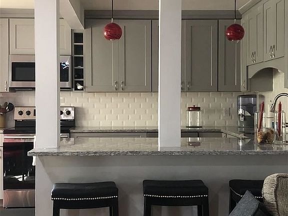 3rd image of 23 Orchard Hts #23