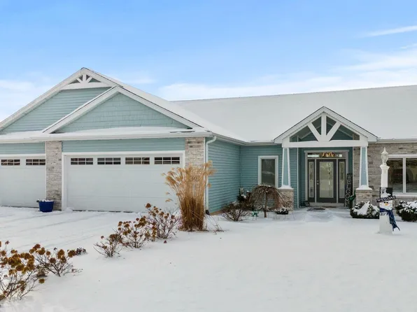60 Lane 281 Hamilton Lk, Hamilton, IN 46742