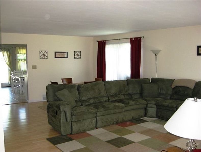 3rd image of 181D HAGUE Boulevard