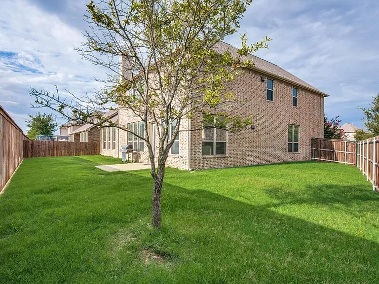 7592 Plowman Ln — Photo 26