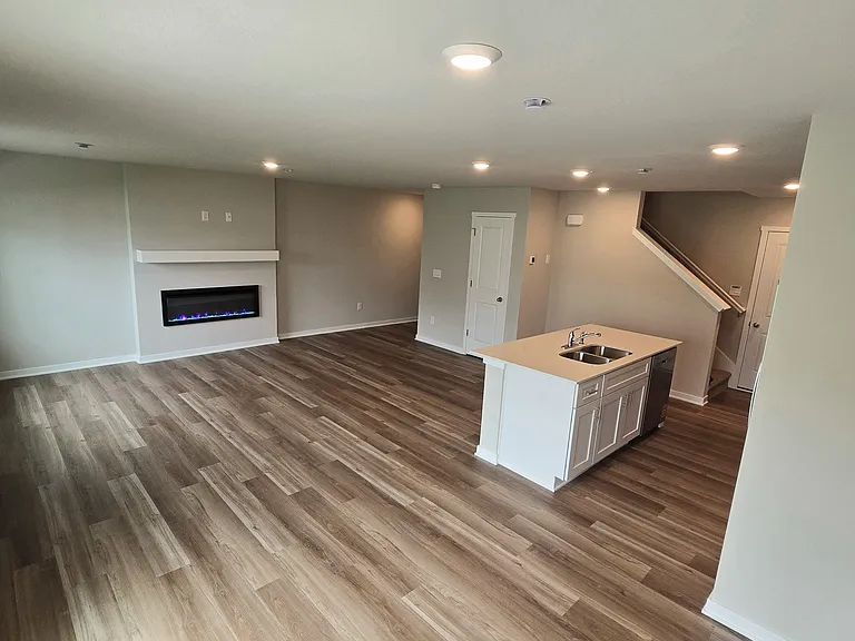 523 Kinley Dr #1 — Photo 8