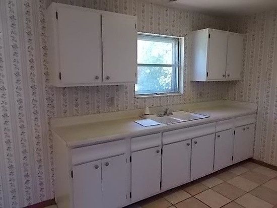 2nd image of 6434 Julia Dr