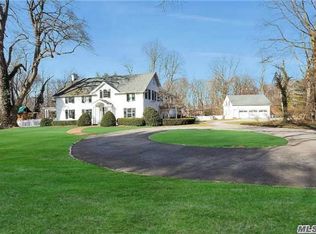 44 Pound Hollow Rd, Glen Head, NY 11545