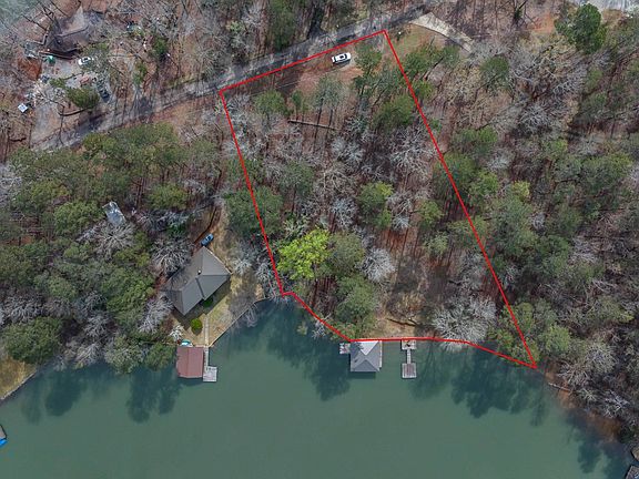 2nd image of 350 Pinetree Rd