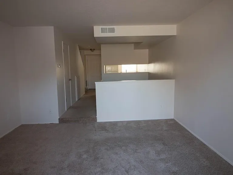 Columbia Crest Townhomes — Photo 17