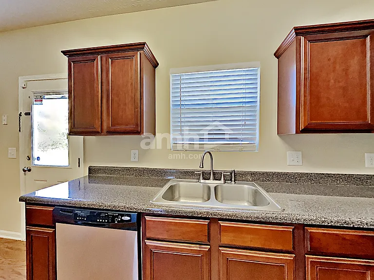 369 Owl Dr — Photo 3