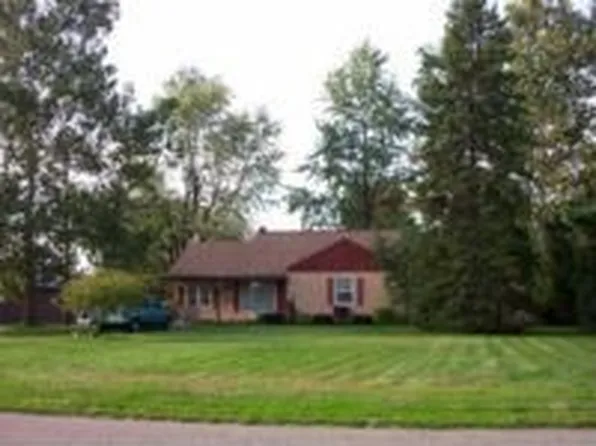 275 Ohio Ave NW, New Philadelphia, OH 44663