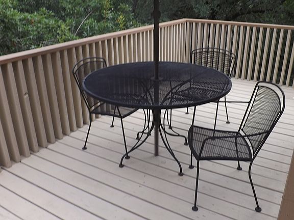 2nd image of 5517 Oakwood Cv APT 1
