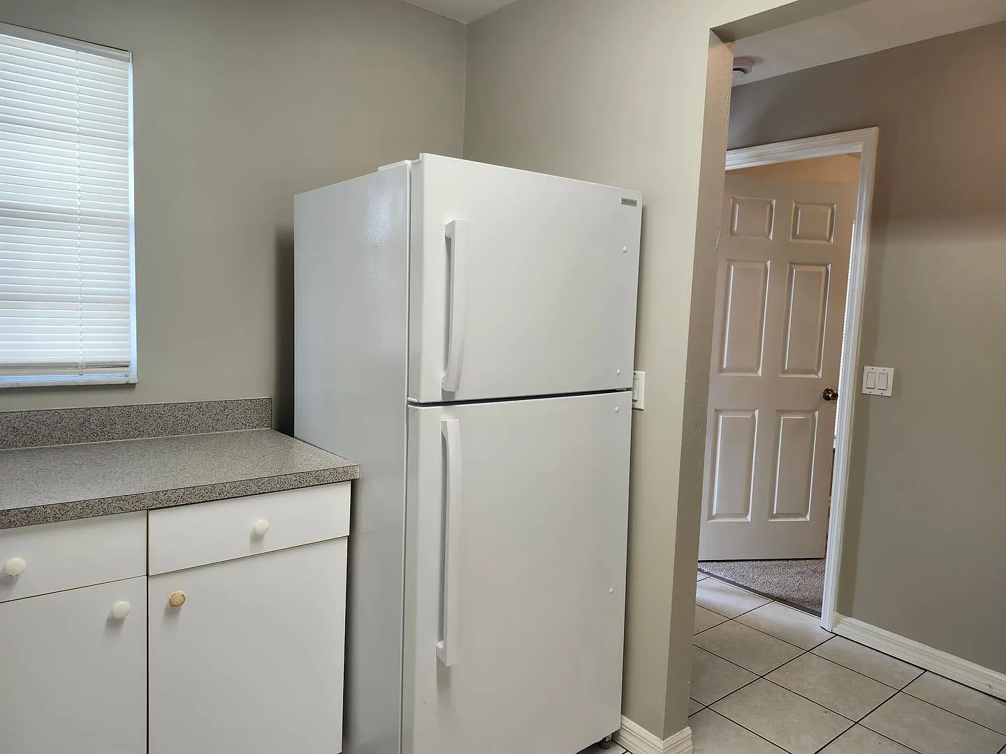2 Bedroom 2 Bath Apartment on The Water with Community Pool — Photo 4