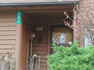 206 Falls Cir, Bushkill, PA 18324