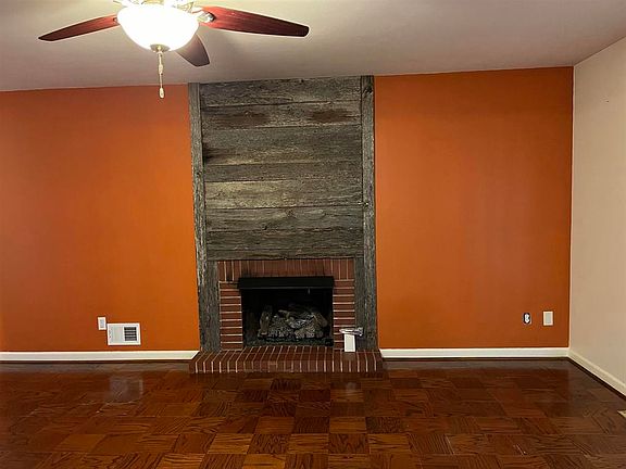 5th image of 3030 Chippewa Dr
