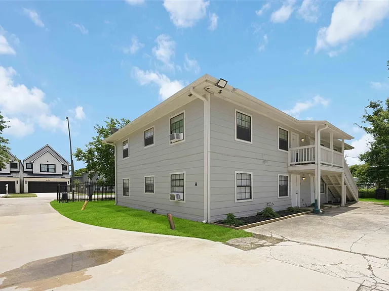 6726 Burkett St — Photo 17