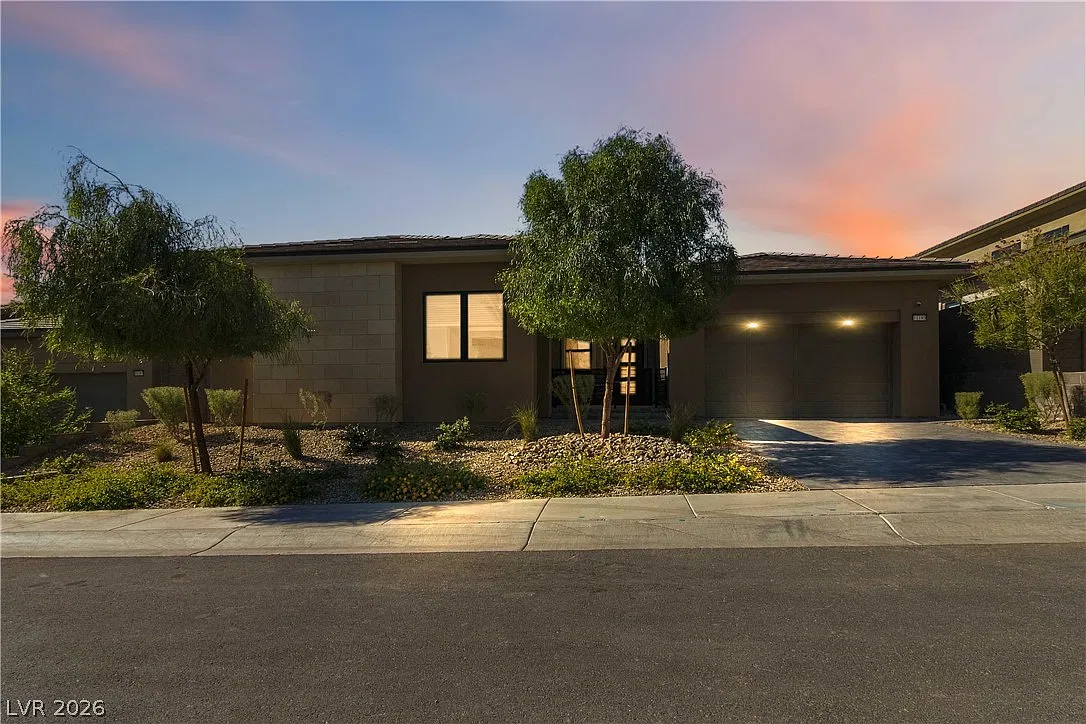 3 bed, 2.5 bath, 2649 sqft, $6,000 — Photo 1