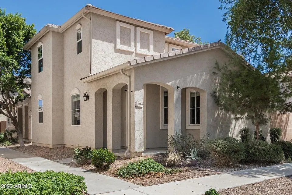 3 bed, 1417 sqft, $2,050 — Photo 2