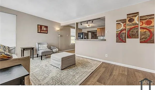 4 bed, $1,950 — Photo 4