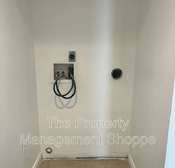 2758 Bolker Dr — Photo 14
