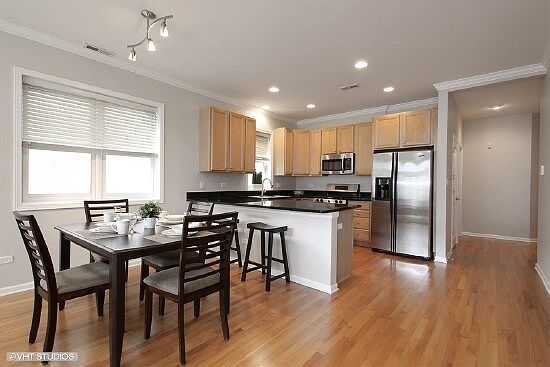 5th image of 5306 N Winthrop Ave #P4