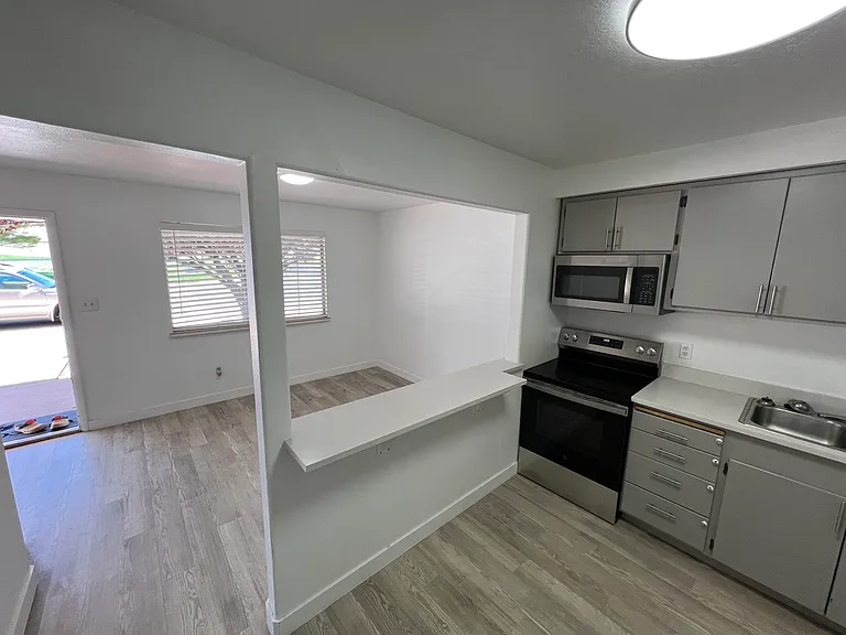 1790 W Harding Ave #1 — Photo 2