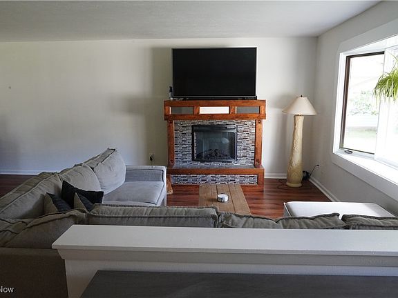 2nd image of 34128 Gina Dr