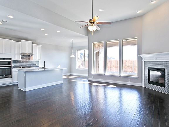 4th image of 2401 Marshbrook Dr