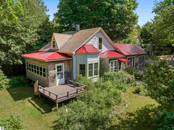 335 Bridge St, Frankfort, MI 49635