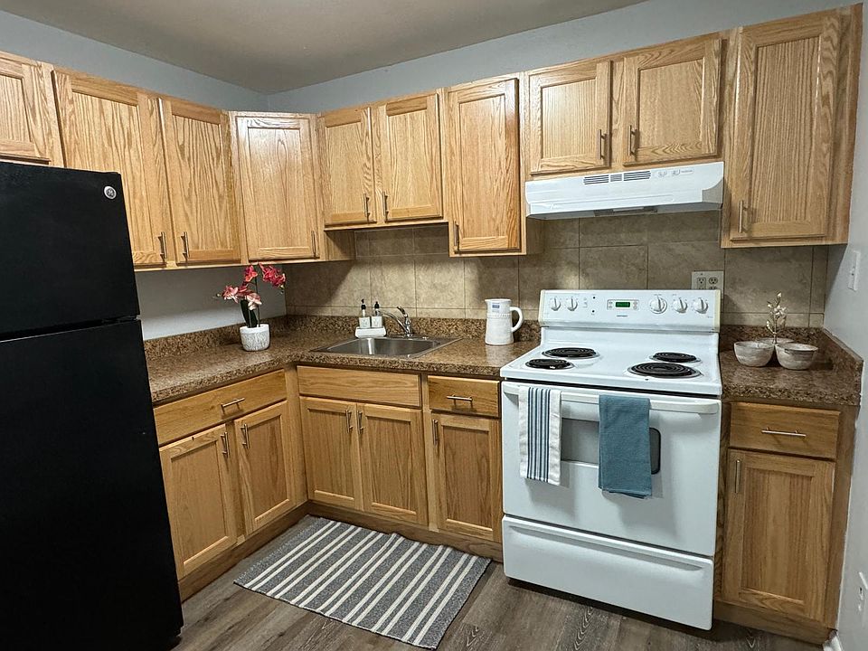 1st image of 206 E Ayre St APT 4