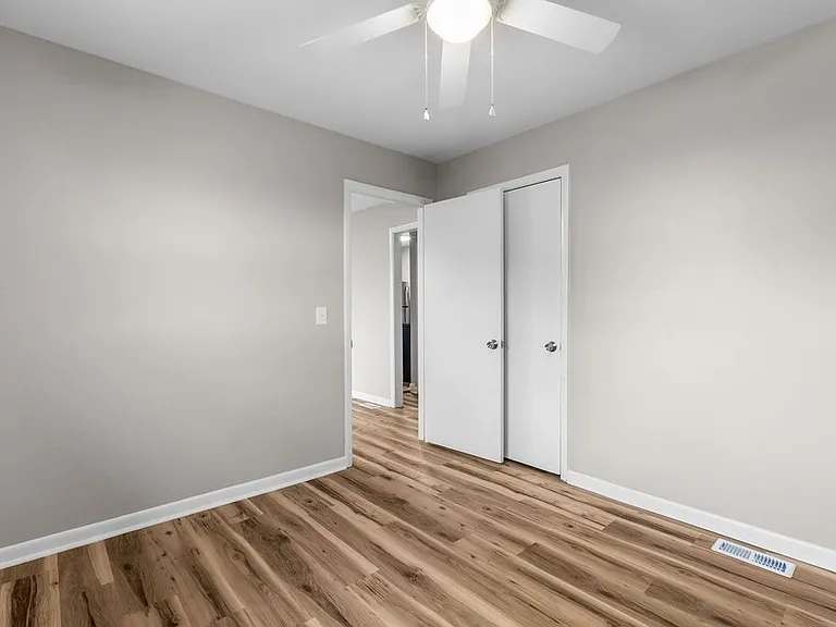895 W Sharpe Ave #A — Photo 13