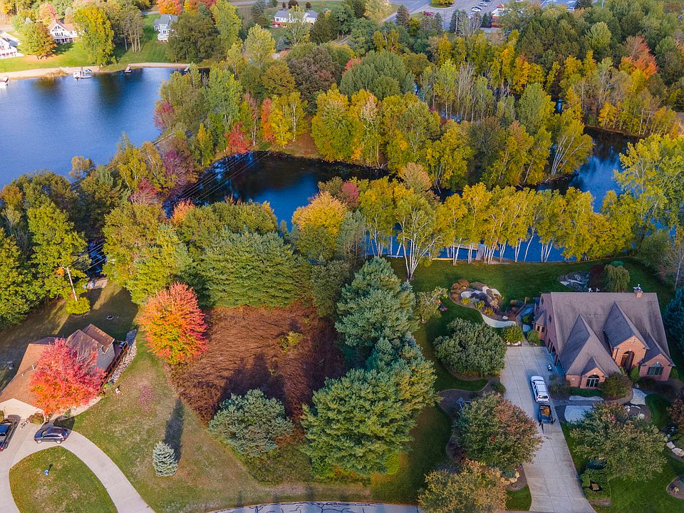 1st image of 8438 Peninsula Dr E