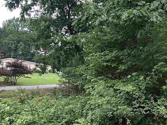4th image of 1917 Kennedy Cir