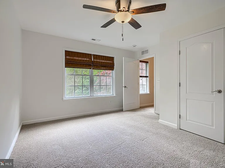 605 N Paradise Rd — Photo 23